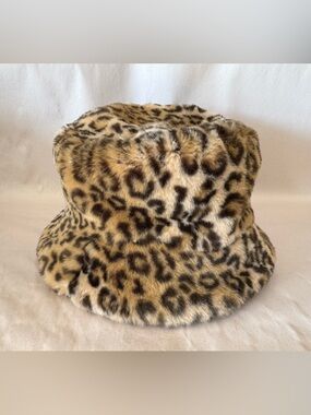 Ben Berger Luxury Collection Oversized Faux Fur Leopard Bucket Hat 90s Y2K